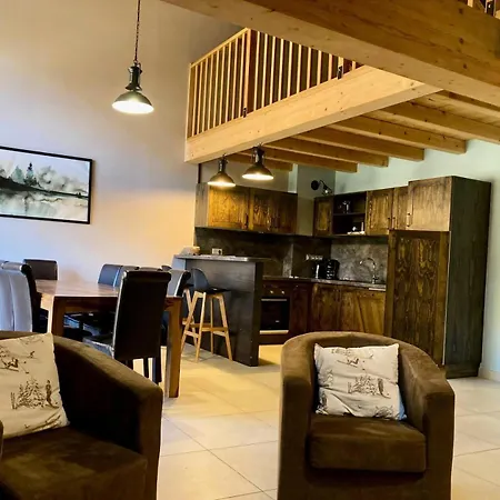 La - La Mae-9711 Apartament